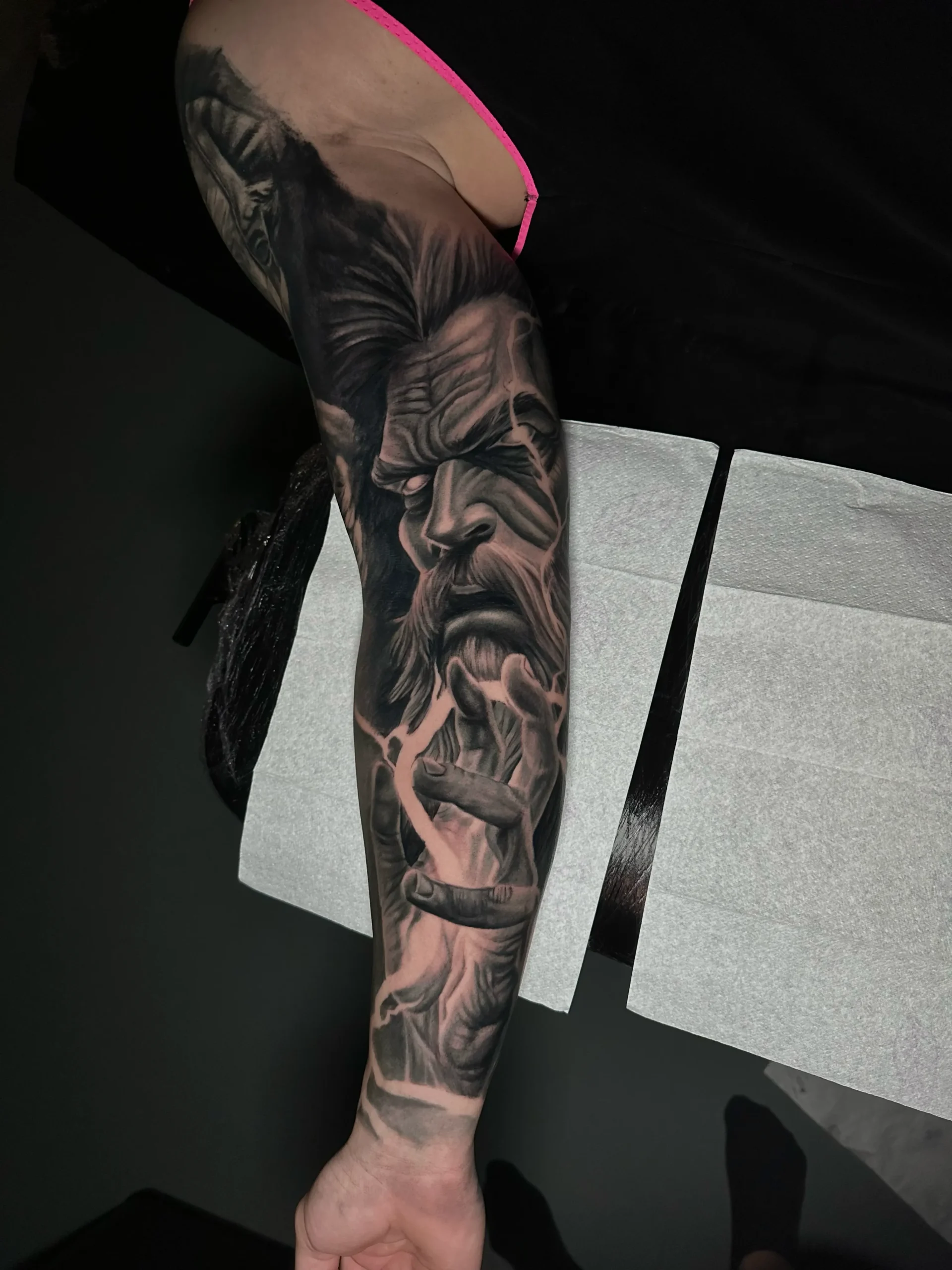 Zeus Sleeve
